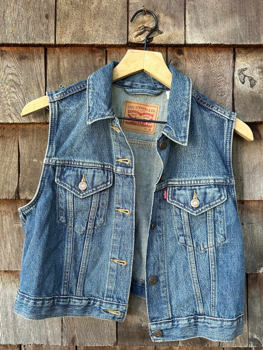 NWOT Levi’s Denim Vest size medium